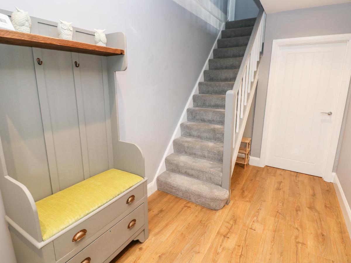 9 Pilgrims Way Villa Roch Екстериор снимка